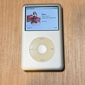 iPod classic 7thGen Silver 160GB Model:A1238 w/5769-Songs-Charg Tested Good Read